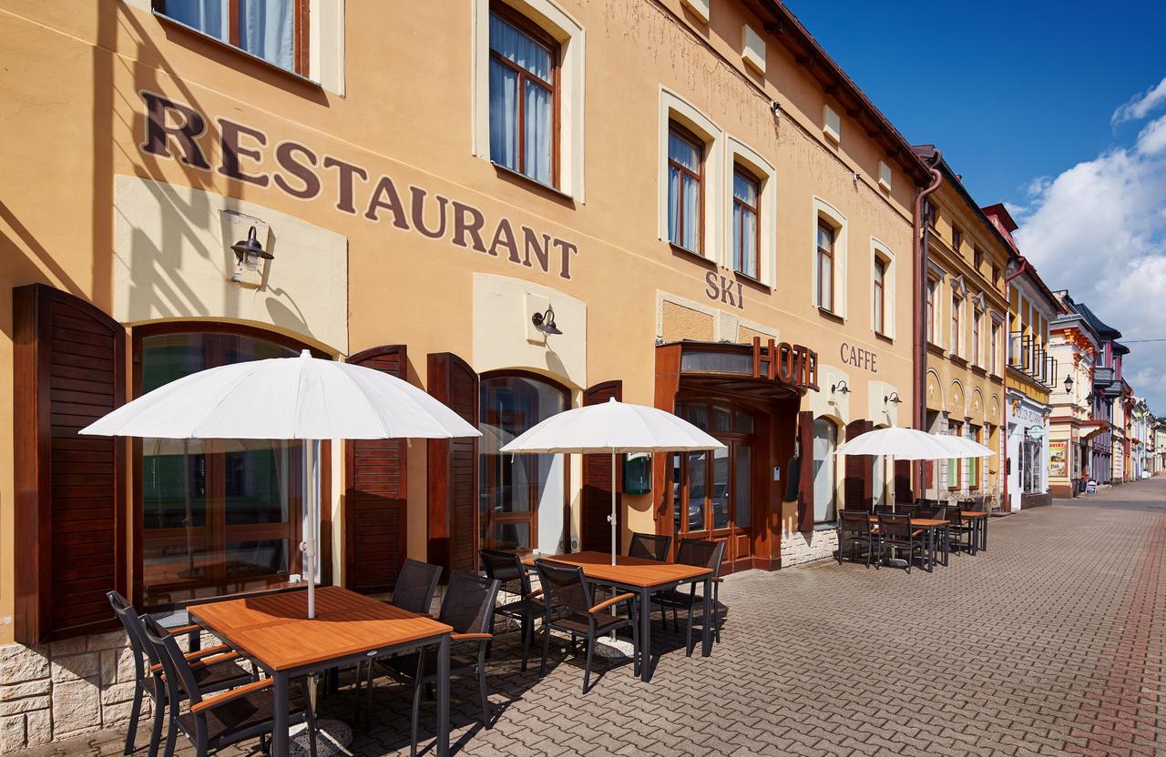 Ski Hotel Svoboda Nad Upou Luaran gambar